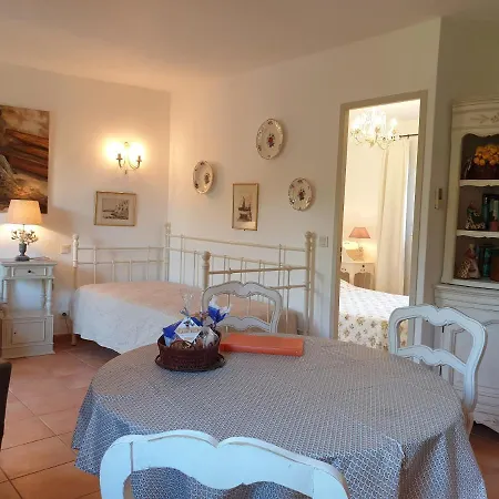 A Merula Ξενοδοχείο με διαμερίσματα