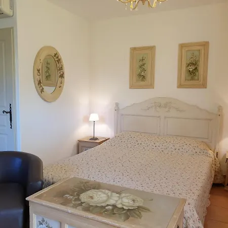 Ξενοδοχείο με διαμερίσματα A Merula 2*