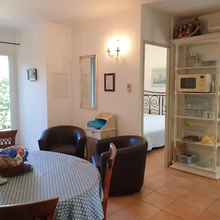 A Merula Aparthotel 2*