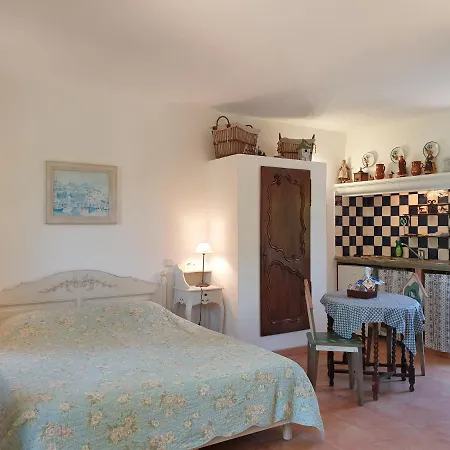 A Merula 2* Calvi (Corsica)