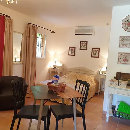 Lejlighedshotel A Merula Calvi (Corsica)