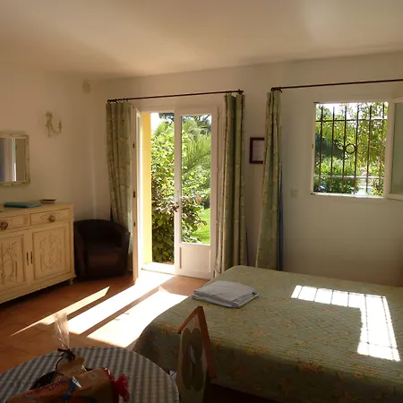 Lejlighedshotel A Merula 2*