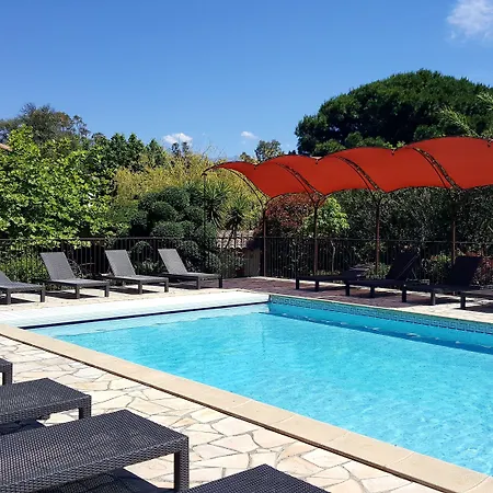 A Merula Apartmanhotel 2*