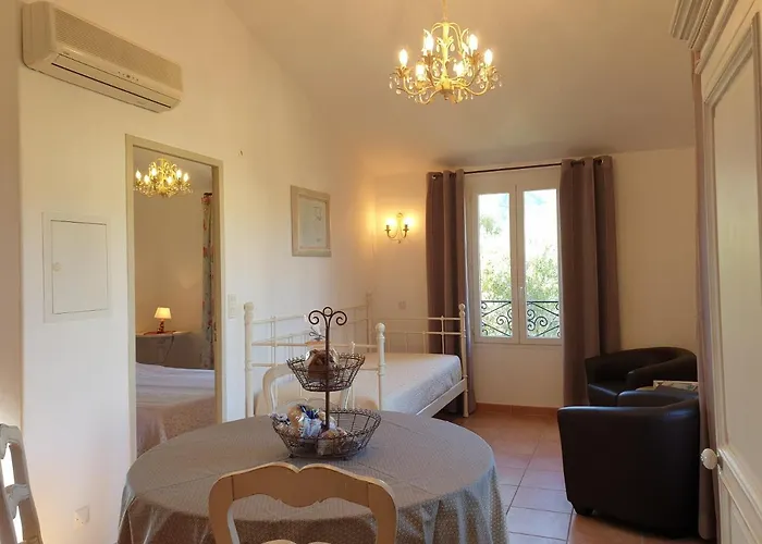 A Merula 2* Calvi (Corsica)