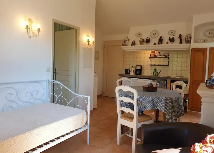 A Merula Aparthotel 2*