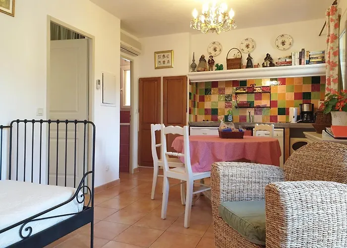 Aparthotel A Merula Calvi (Corsica)